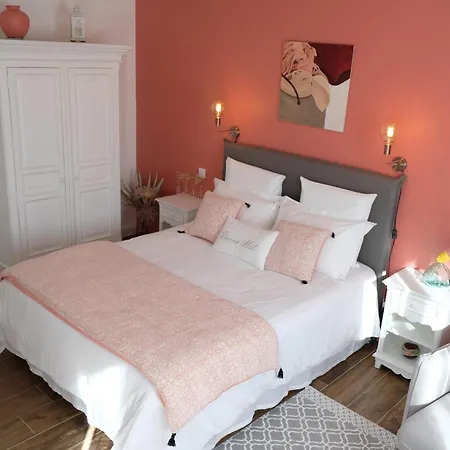 Pierartlou Bed & Breakfast 4*