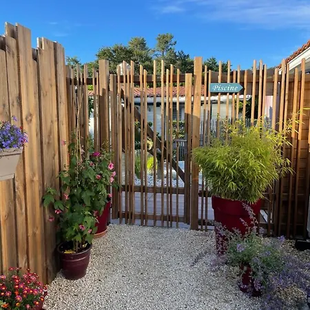 Pierartlou Bed & Breakfast Ares
