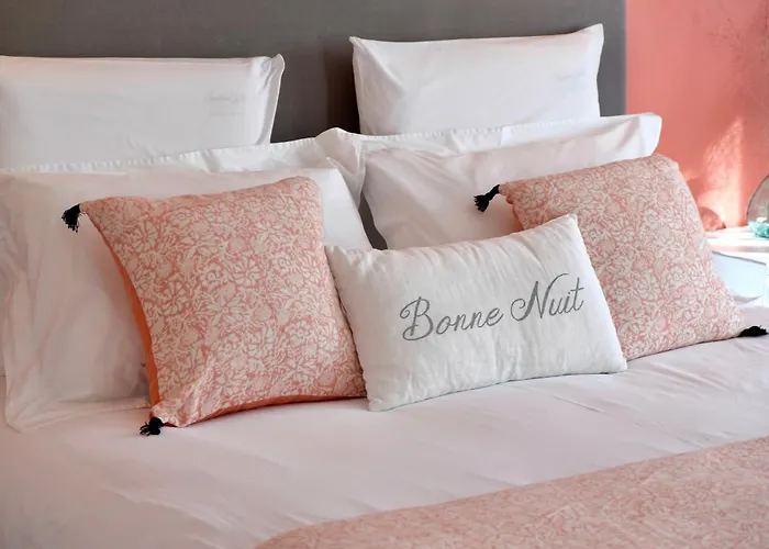 Pierartlou Bed & Breakfast 4*